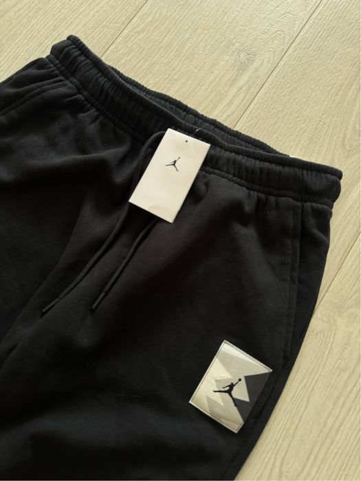 Jordan essentials graphic fleece pants