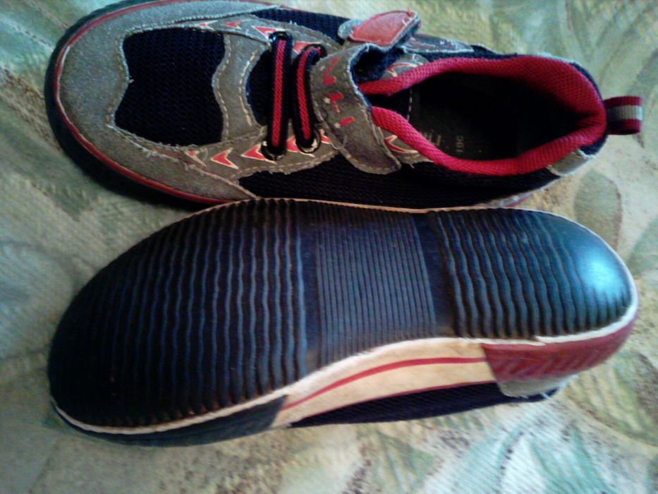 Кроссовки детские б/у 30 размер