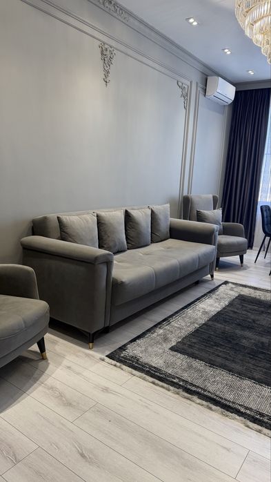 Тройка: диван и два кресла