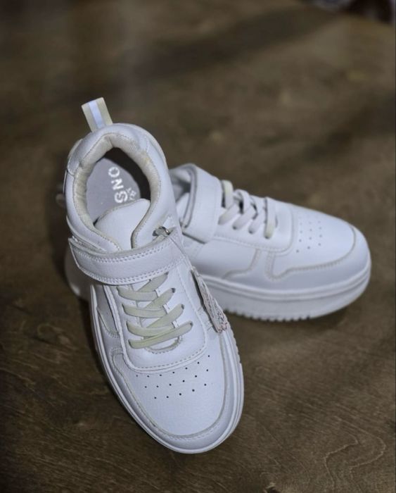 Кроссовки детские новые