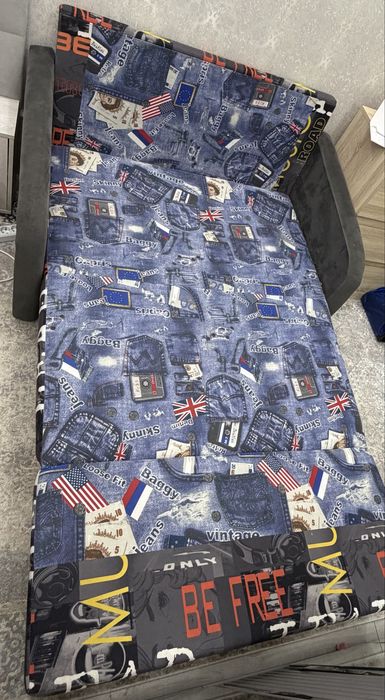 Детский диван в хорошем состояний