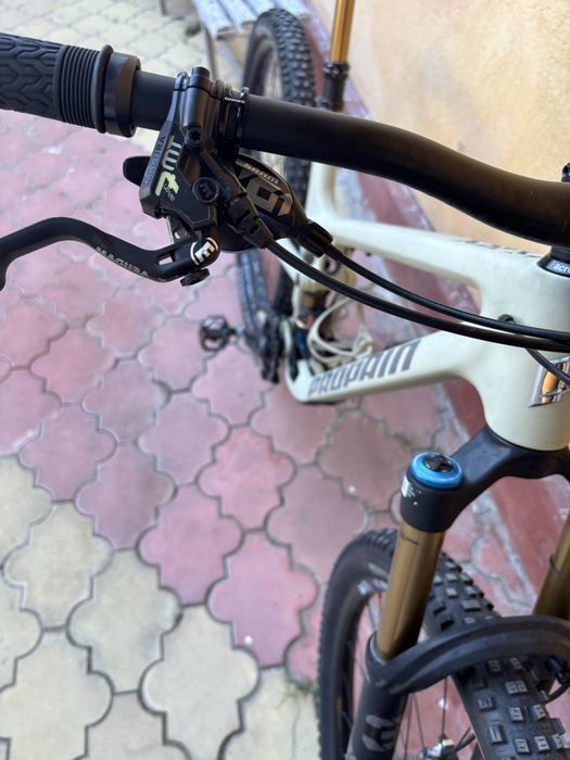 Bicicleta carbon full suspension enduro PROPAIN  Fox Kashima