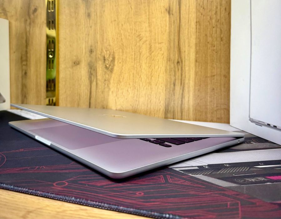 MacBook Air M2 Silver 8/256- 15 Dyum noutbuk ( Макбук - Ноутбук )