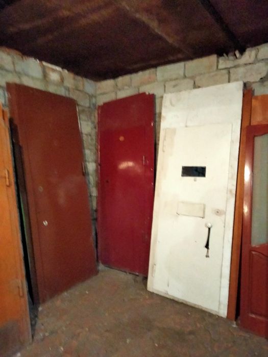 Железные  входные двери.