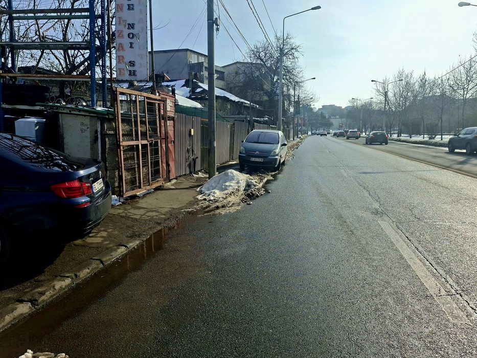 De vinzare teren stradal sos petricani 11 ml deschidere