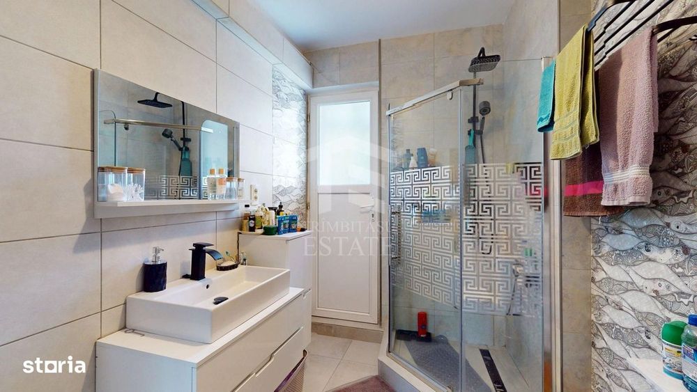 Apartament interbelic cu 3 camere, 124 mp, vis-à-vis de