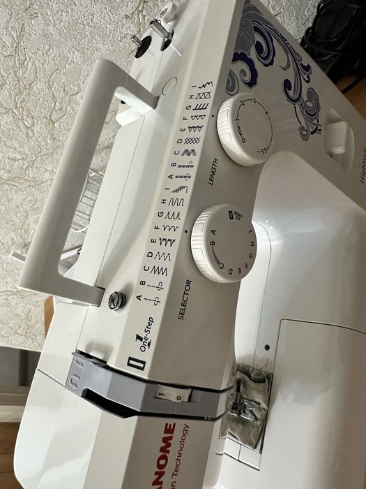 Швейная машинка Janome HighStyle 1818