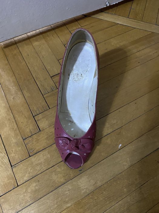 Продам женские босоножки