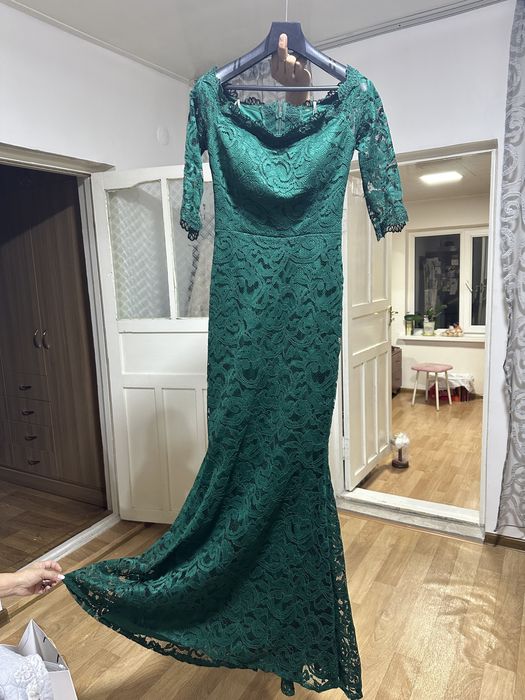 Продаю платье вечернее 38 размера