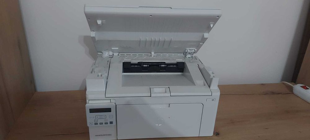 Imprimantă HP LaserJet Pro MFP M130nw – Wi-Fi, Multifuncțională.