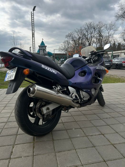 Suzuki GSX750F Katana