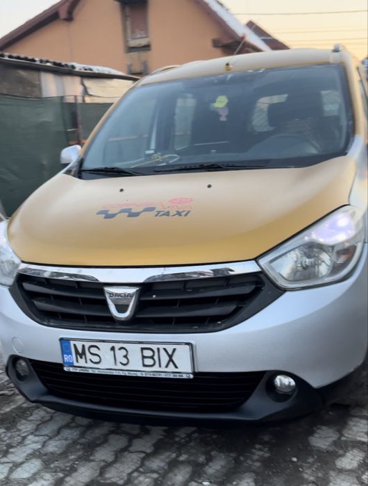 Vand sau Dezmembrez Dacia Lodgy an fab 2013