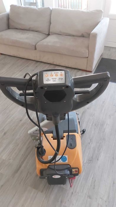 Masina de spalat pardoseala