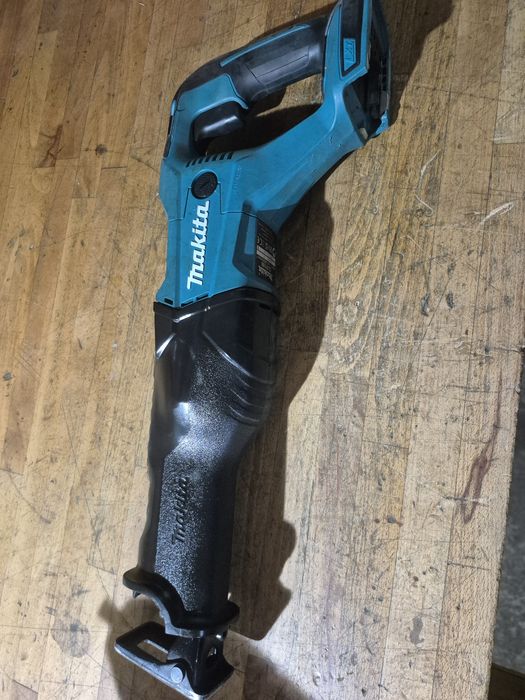 Fierastrau sabie Makita DJR 186 18v