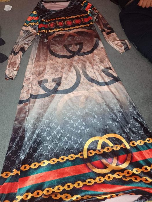 Vând rochie luisbiton și Gucci