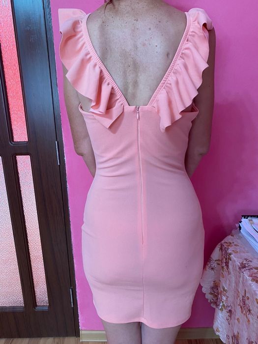 Rochie , marimea M elsatica