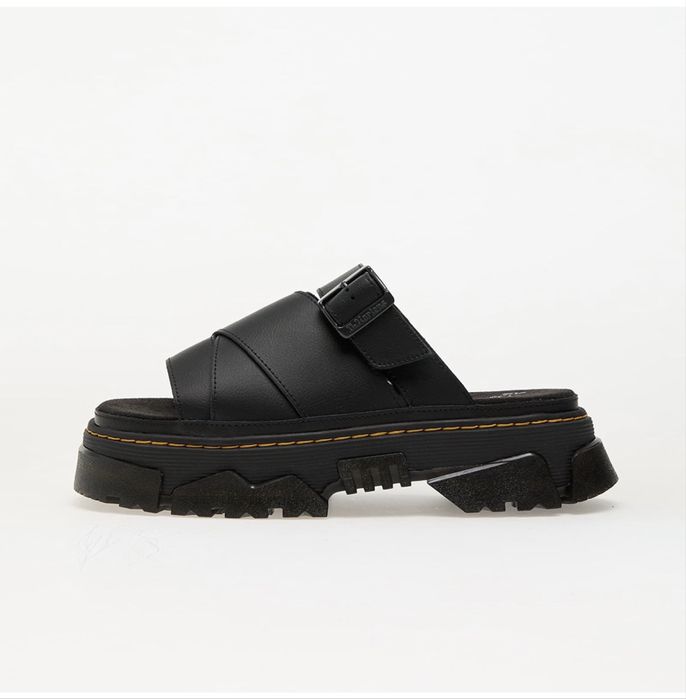Чехли Dr.Martens