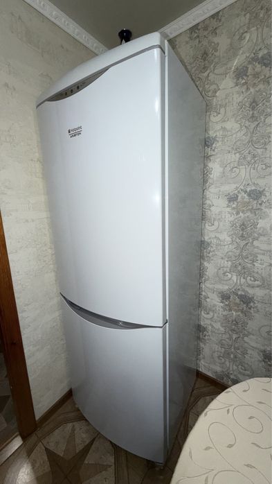 Холодильник Ariston hotpoint