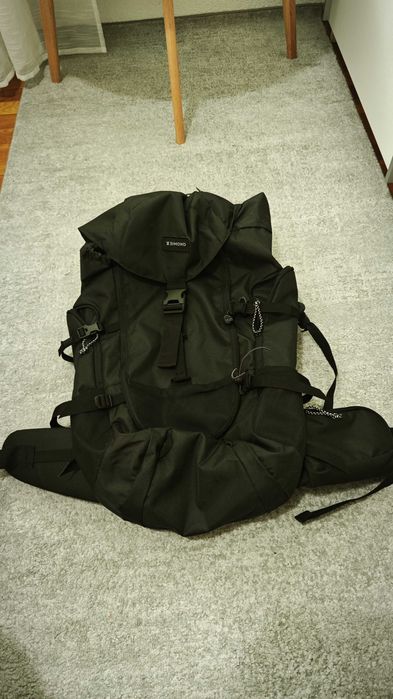 Rucsac trekking DECATHLON MT100 50L Negru - aproape NOU!!