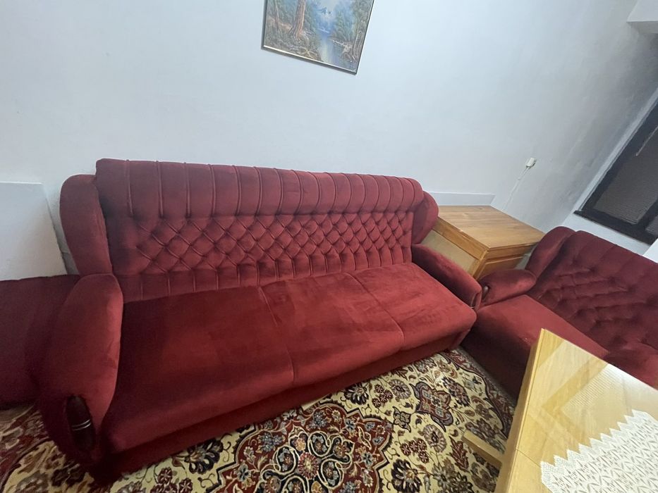 Продавам запазена хола гарнитура
