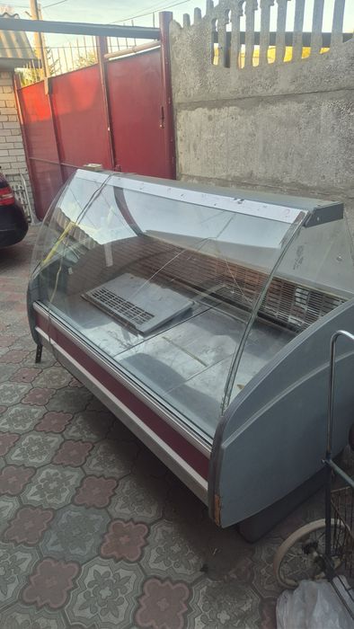 Продам продуктовую витрину