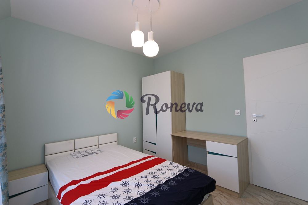 Дава се под наем Тристаен апартамент в Варна, Център - 125 кв.м за 1495.83 € - Снимка #9