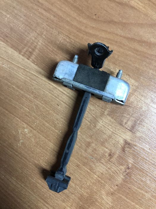 Петля дверная Lexus GS