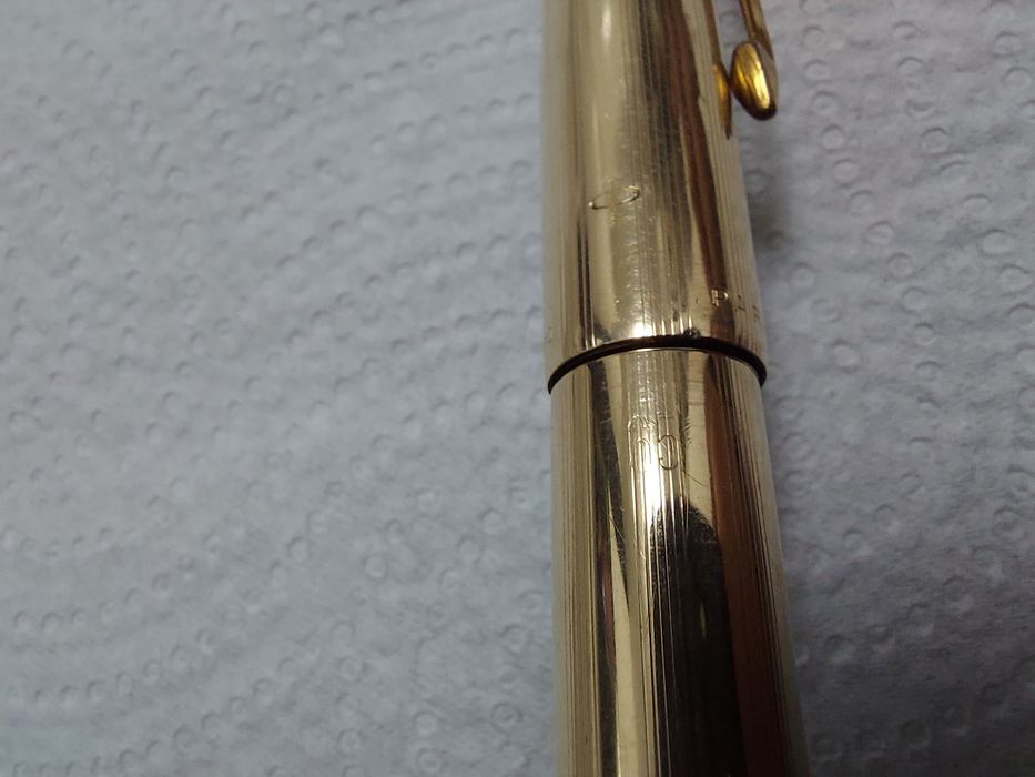 Stilou Parker 65 penita aur 14k