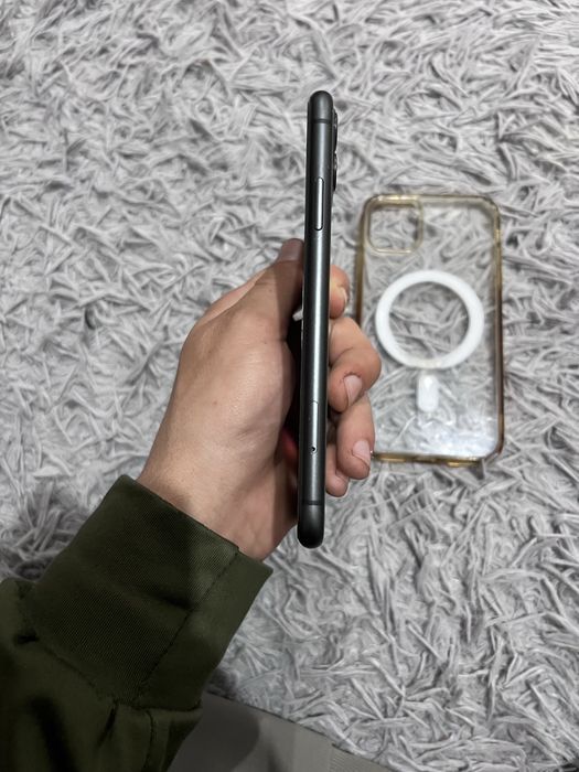 iPhone  11