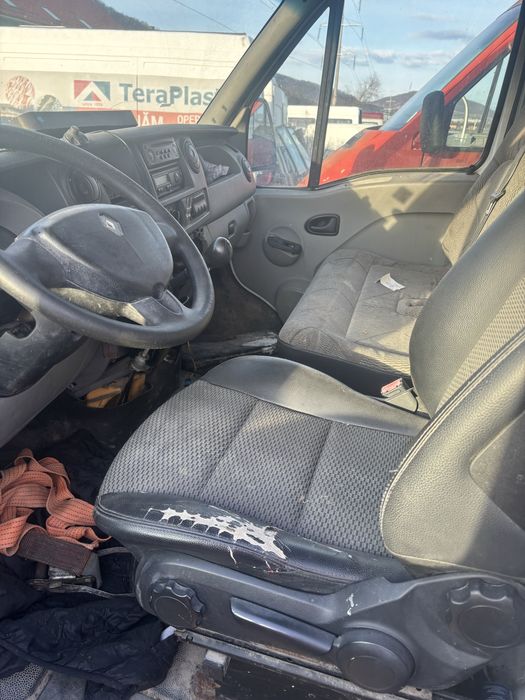 Dezmembrez Renault Master motor 2.5 euro4