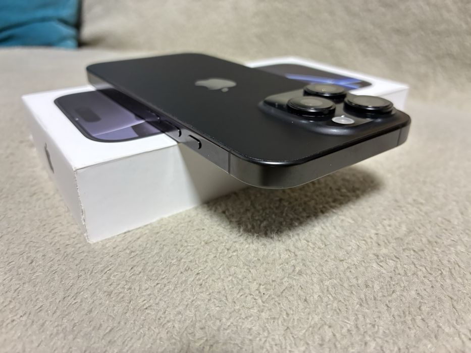 Vand schimb Iphone 16 PRO, cutie, garantie.