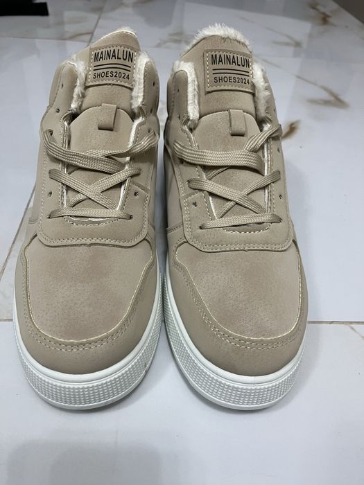 Продам мужские ботинки