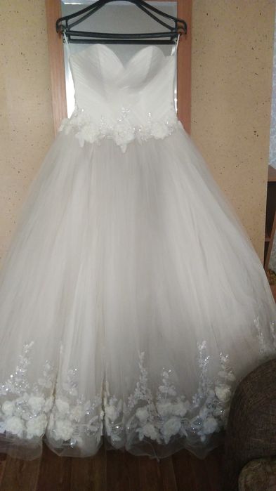 Новые свадебные платья по 5000тс