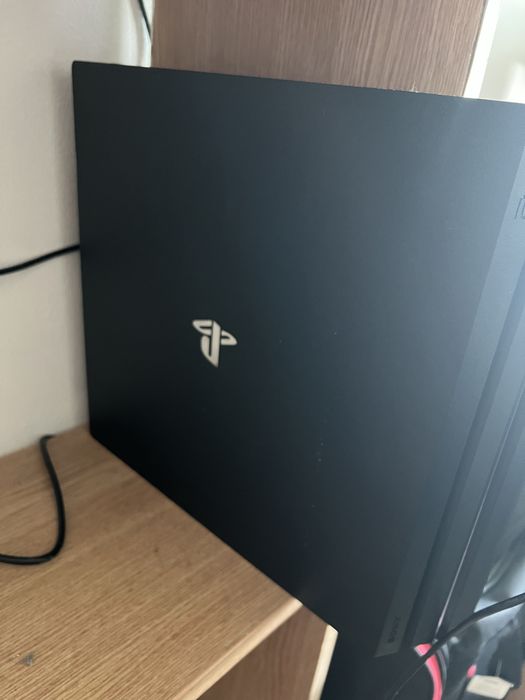Ps4 pro with monnitoore asus 144 hz with a web cam and vr and 12 game