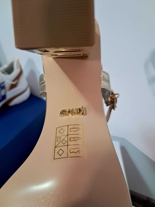 Sandale Gaudi nou in cutie  numere disponibile 39,40 și 41
