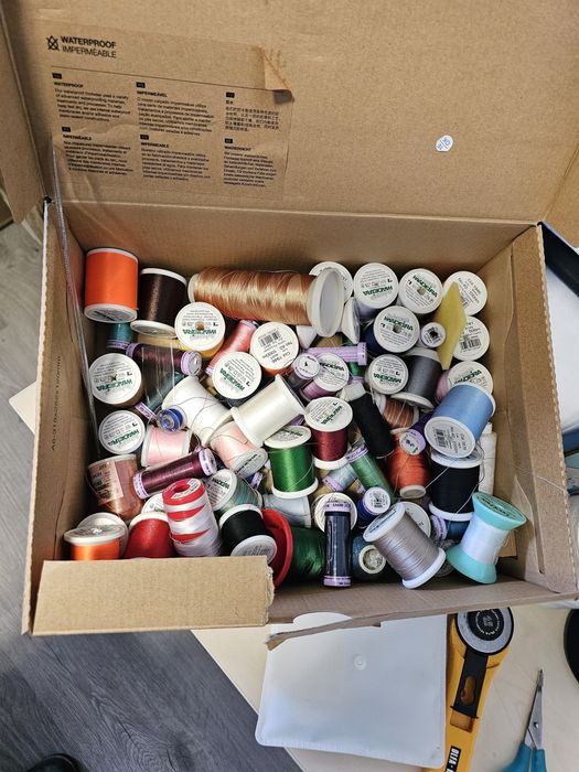 Vand Masina de brodat Brother Innov-is NV880E - Accesorii/Cons. inclus