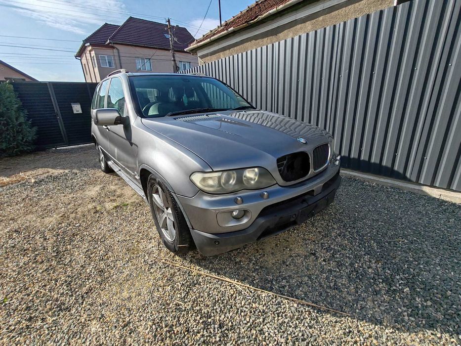 Dezmembrez Bmw x5 e53
