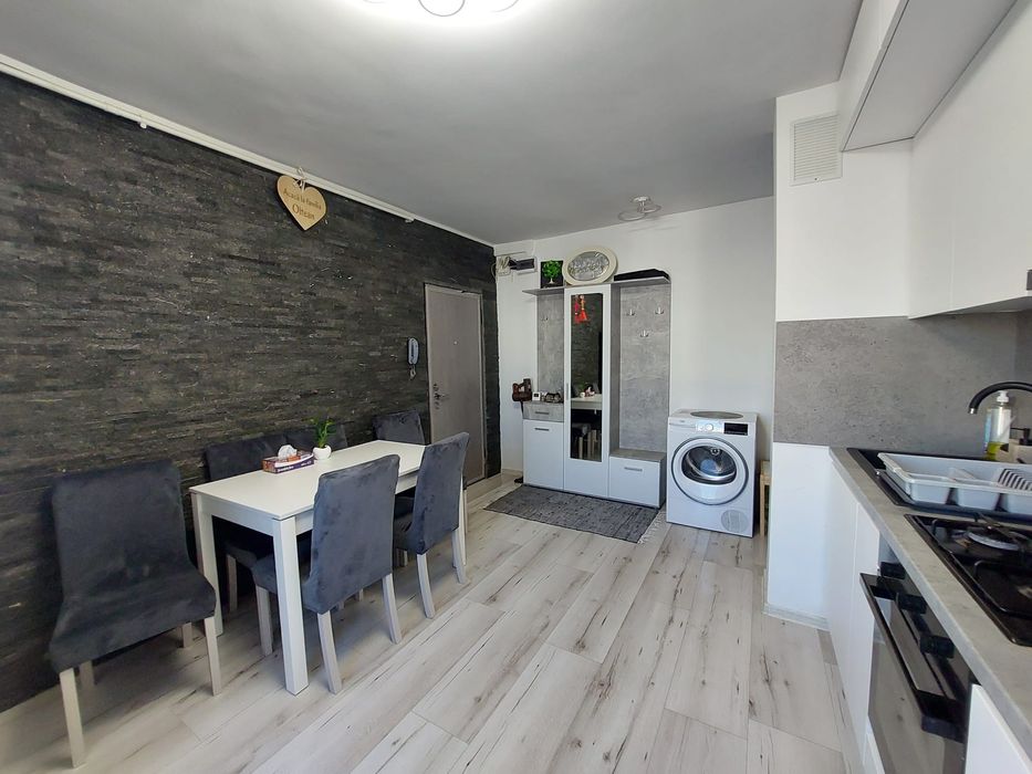 Se vinde apartament 2 camere zona Tudor