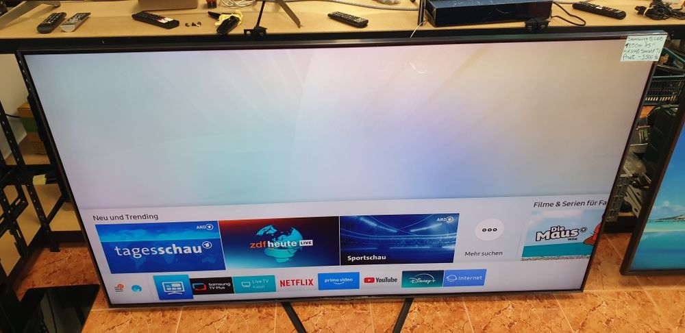 Samsung QLED 189 cm 75 Inch 4K UHD Smart TV
