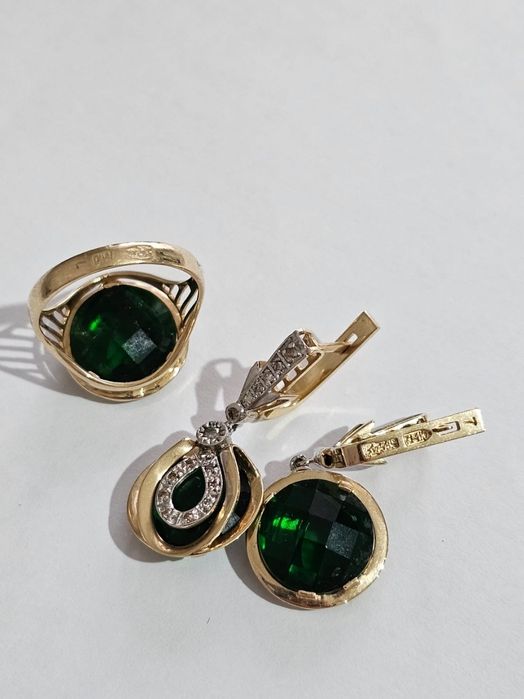 Алтын комплект сатамын!