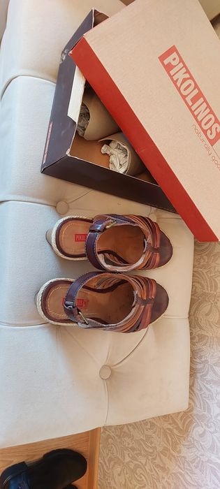 Продам босоножки