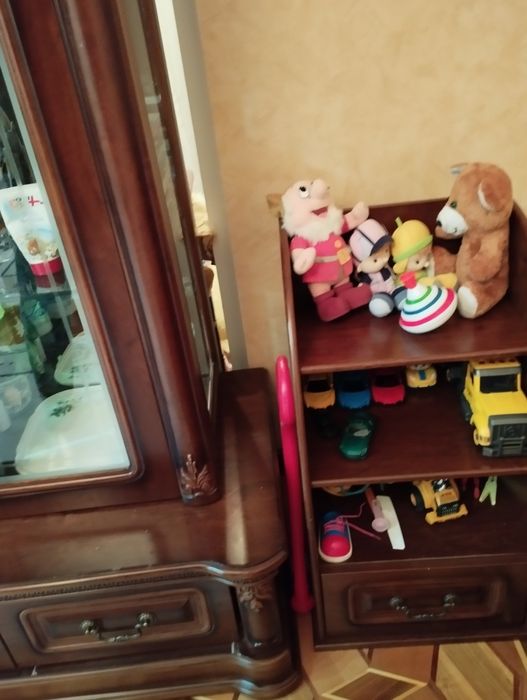 Срочно!!! Добротная мебель из дерева для гостиной. Срочно!!!