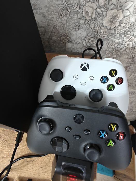 Продам Xbox series X 1 trb