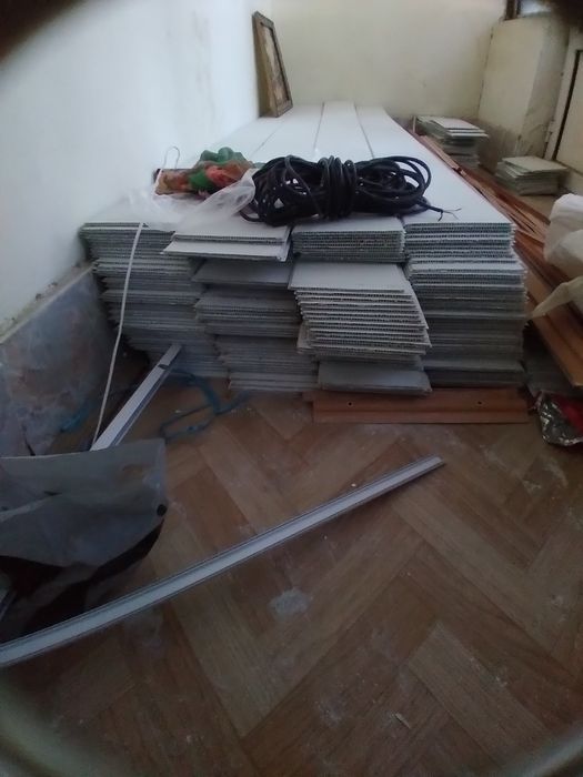 Plastik rekalar sotiladi. Narxi 500 ming so'm1 mln. Kelishamiz