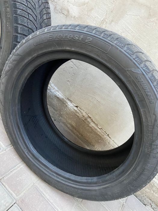 Шины  2 шт в хорошем состоянии