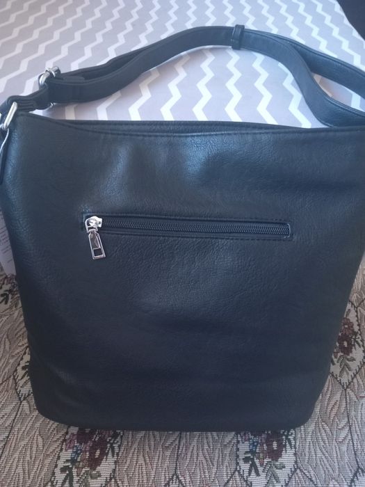 Дамска черна чанта