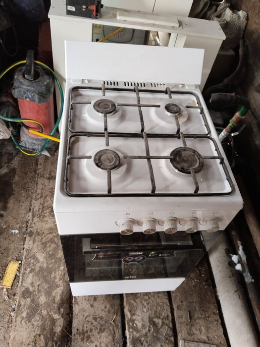 Газ плита в хорошем состояние