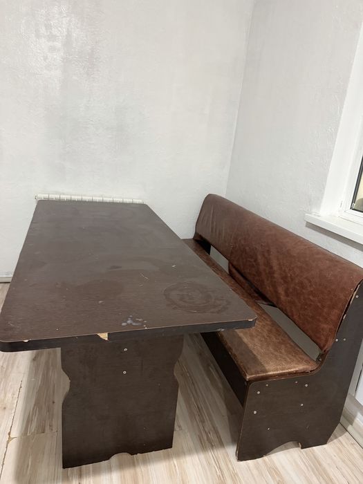 Продам стол стулем