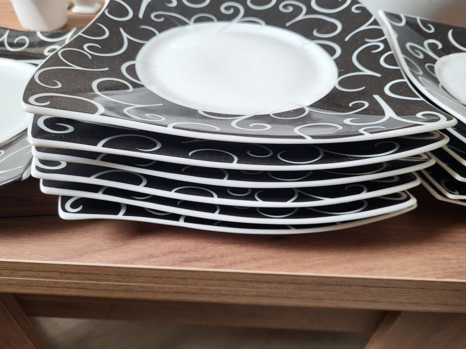 Столовый обеденный набор посуды