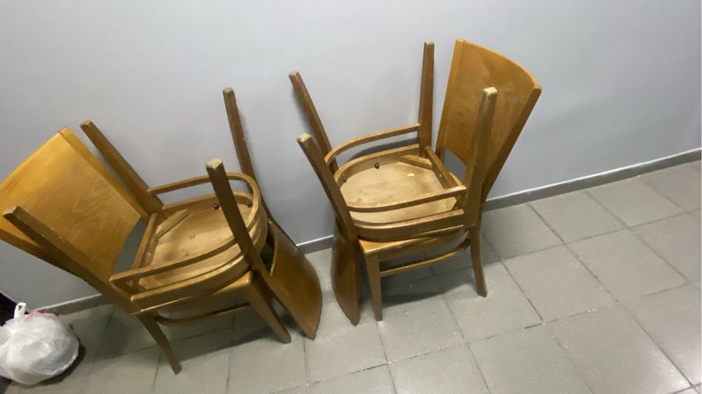 Стол со стульями